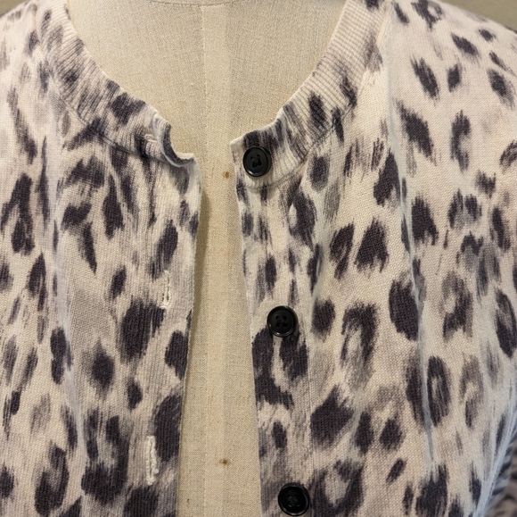 Ann Taylor cardigan size M - Picture 2 of 6